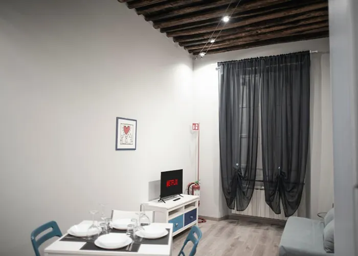 La Creuza Tra Caruggi Storici E Porto Antico